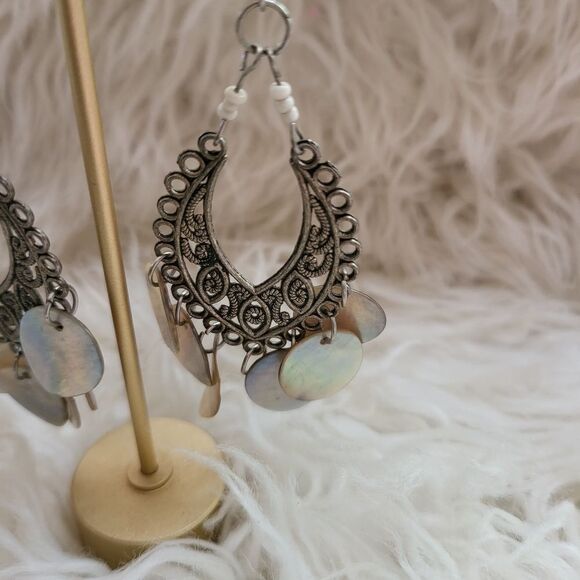 CHANDELIER antique copper filigree earrings with shell accents NWOT - Picture 2 of 2